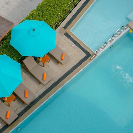 Recenta Suite Phuket Suanluang Exterior foto