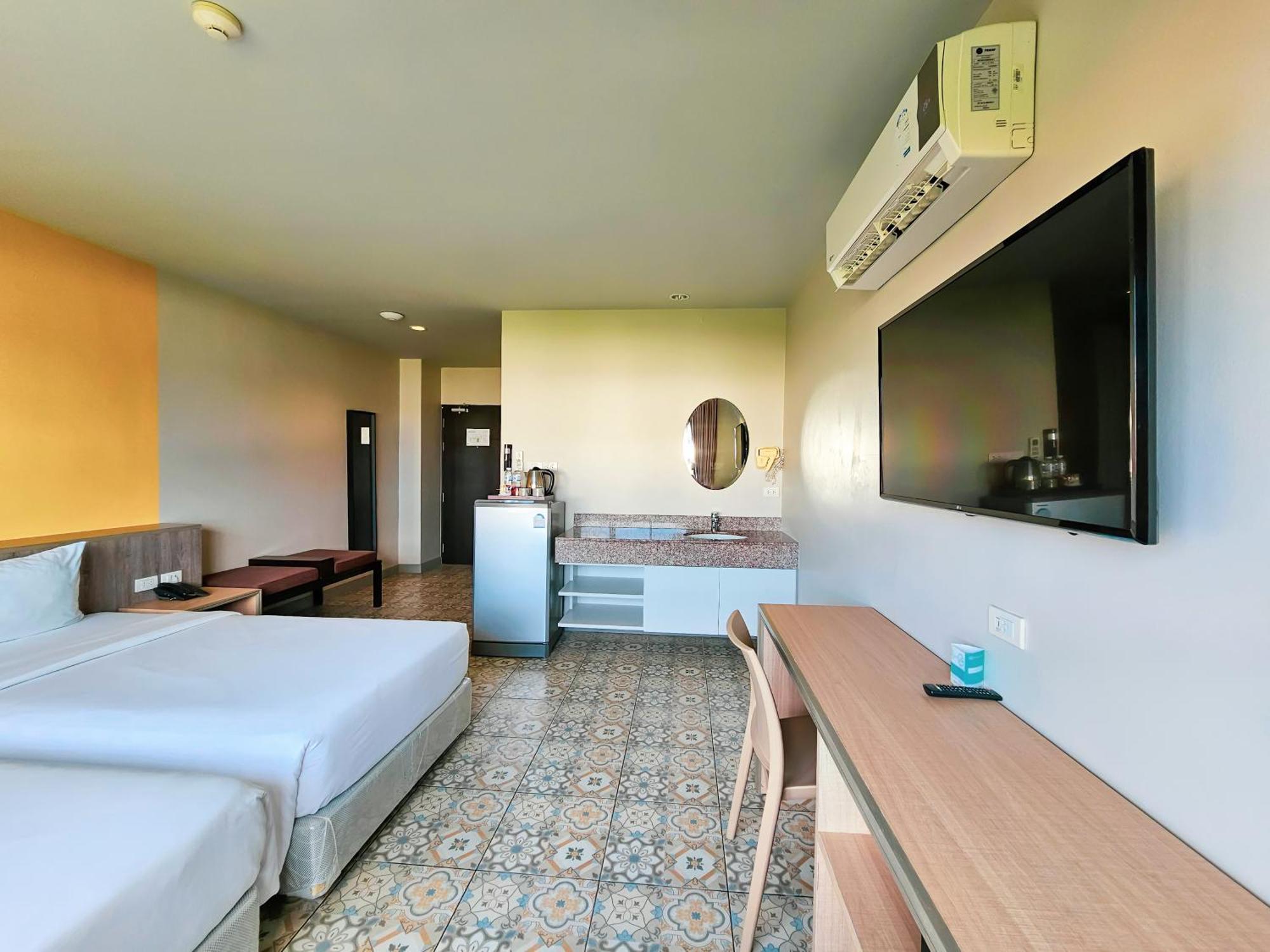 Recenta Suite Phuket Suanluang Exterior foto