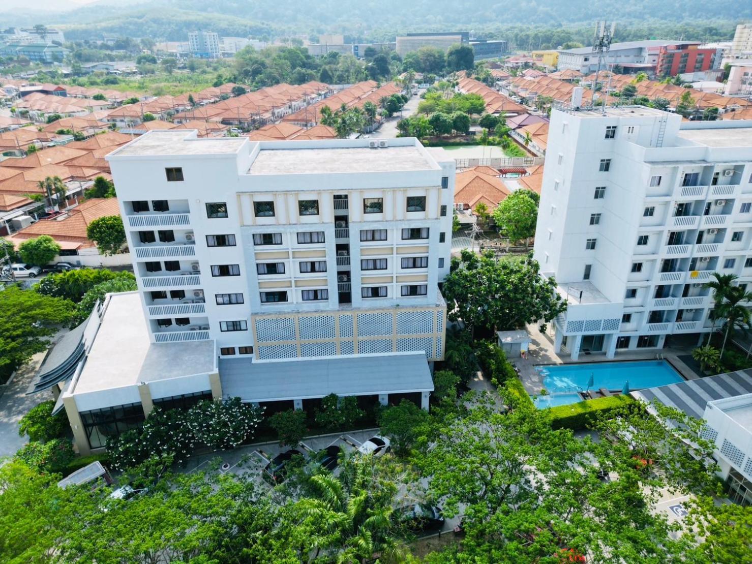 Recenta Suite Phuket Suanluang Exterior foto