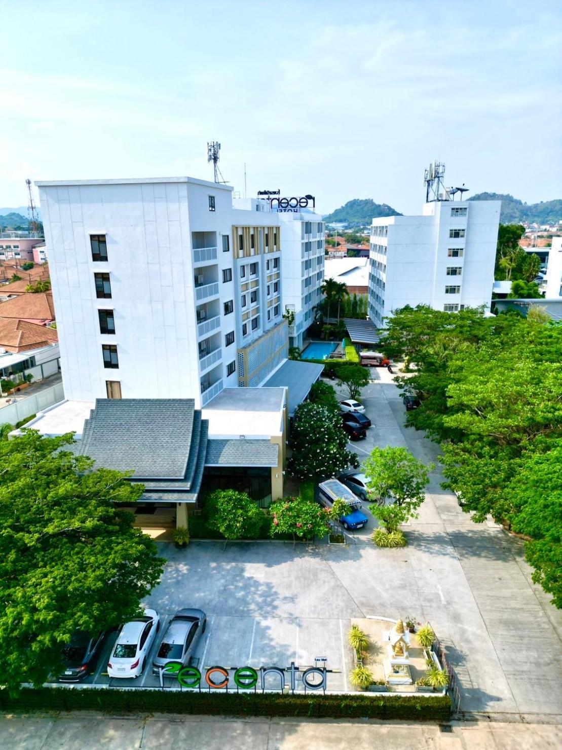 Recenta Suite Phuket Suanluang Exterior foto