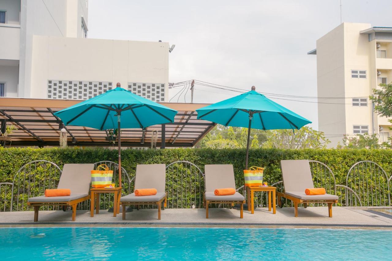 Recenta Suite Phuket Suanluang Exterior foto
