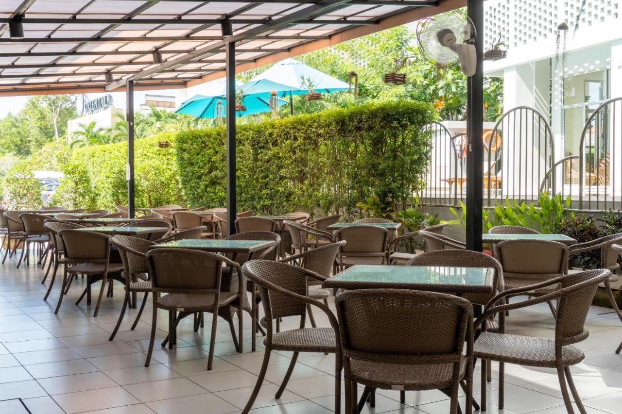 Recenta Suite Phuket Suanluang Exterior foto